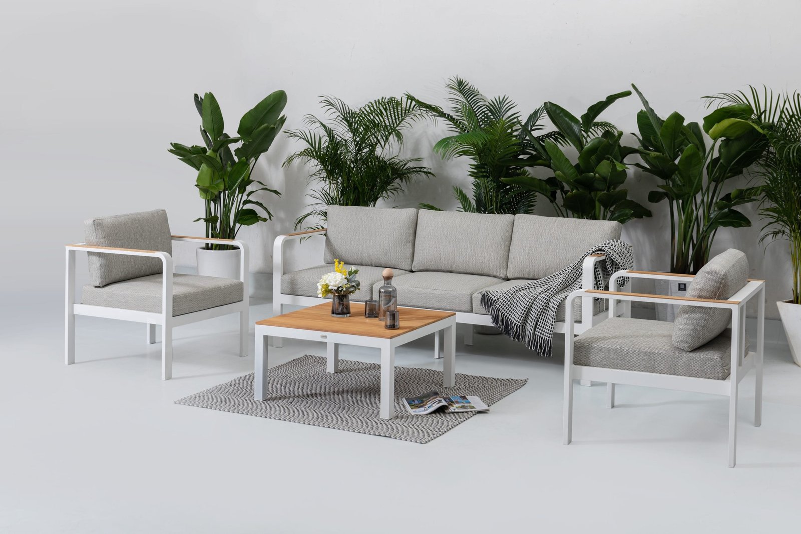 Hospitality outdoor furnishings