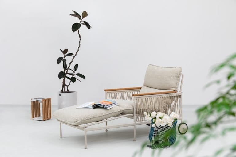 sunlounges Sunbrella fabric, FSC-certified teak, and powder-coated aluminum