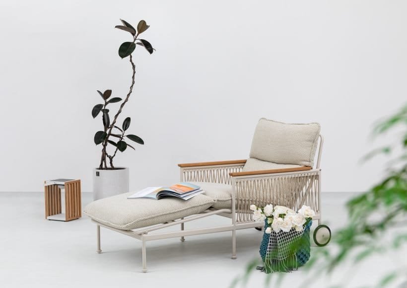 sunlounges Sunbrella fabric, FSC-certified teak, and powder-coated aluminum